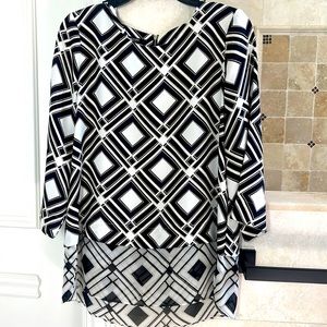 Women black and white top with sheer extender size PM